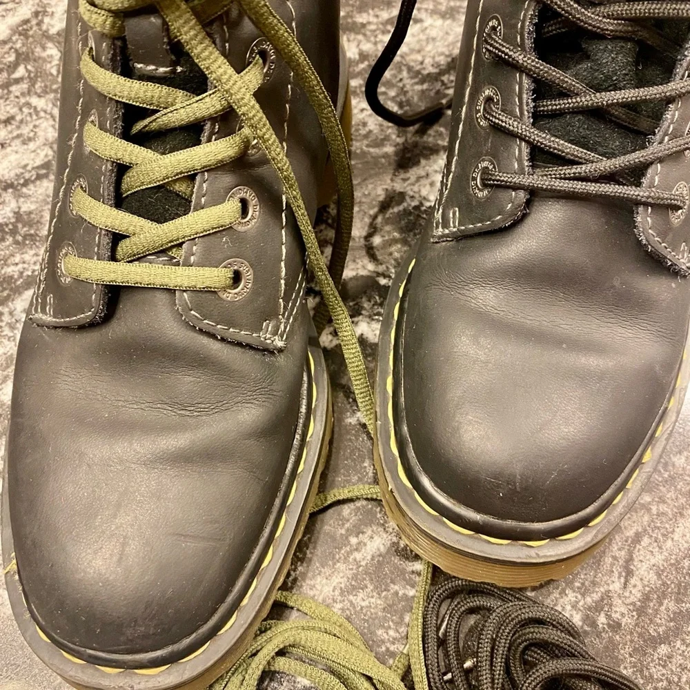 Dr. Martens Luana 7 Eyelet Lace Up Black Boots Women’s Size 6 UK 4 Leather - Picture 13 of 16